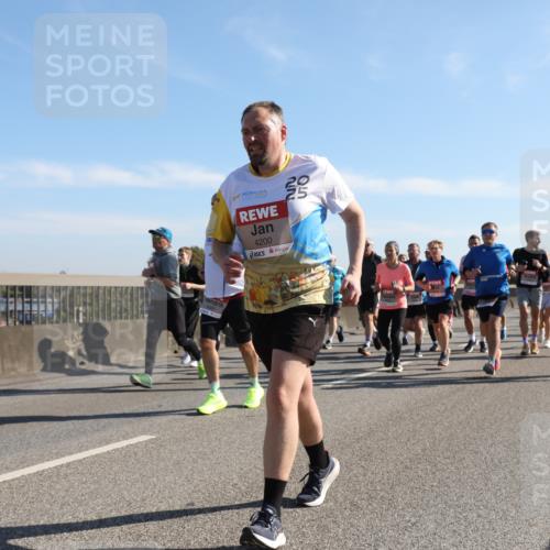 03.10.2025 - Köhlbrandbrückenlauf Yannick Fuchs http://msf.ph/oto/9179381 03.10.2025 11:19:28 Position 3 4200, 95 meine-sportfotos.de