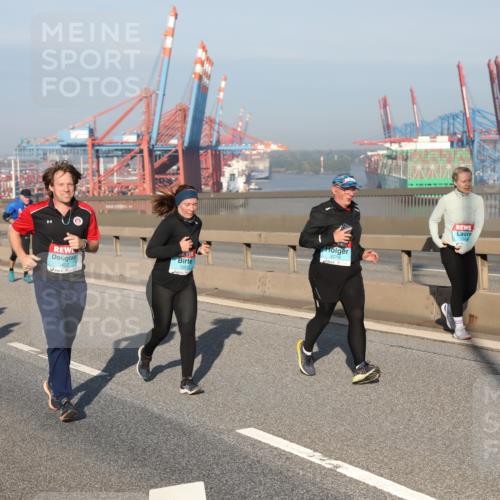 03.10.2025 - Köhlbrandbrückenlauf Yannick Fuchs http://msf.ph/oto/9179389 03.10.2025 08:52:10 Position 2 1051, 2018, 3407 meine-sportfotos.de