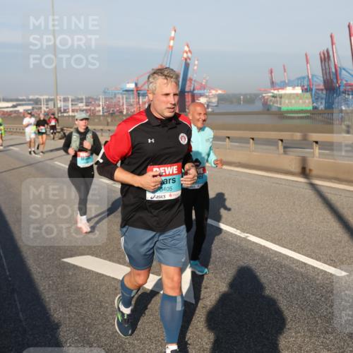 03.10.2025 - Köhlbrandbrückenlauf Yannick Fuchs http://msf.ph/oto/9179409 03.10.2025 08:52:13 Position 2 3405 meine-sportfotos.de