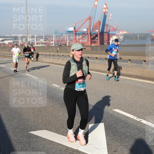 03.10.2025 - Köhlbrandbrückenlauf Yannick Fuchs http://msf.ph/oto/9179417 03.10.2025 08:52:14 Position 2 206 meine-sportfotos.de