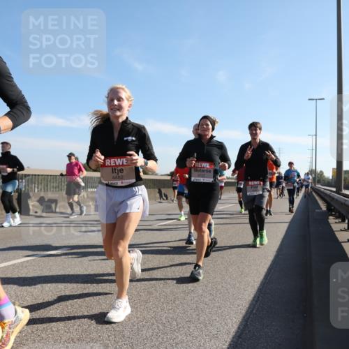 03.10.2025 - Köhlbrandbrückenlauf Yannick Fuchs http://msf.ph/oto/9179423 03.10.2025 11:19:32 Position 3 4481, 4482, 5737 meine-sportfotos.de