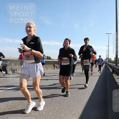 03.10.2025 - Köhlbrandbrückenlauf Yannick Fuchs http://msf.ph/oto/9179425 03.10.2025 11:19:32 Position 3 4482, 5737 meine-sportfotos.de