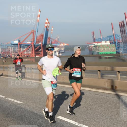03.10.2025 - Köhlbrandbrückenlauf Yannick Fuchs http://msf.ph/oto/9179445 03.10.2025 08:52:20 Position 2 2514 meine-sportfotos.de