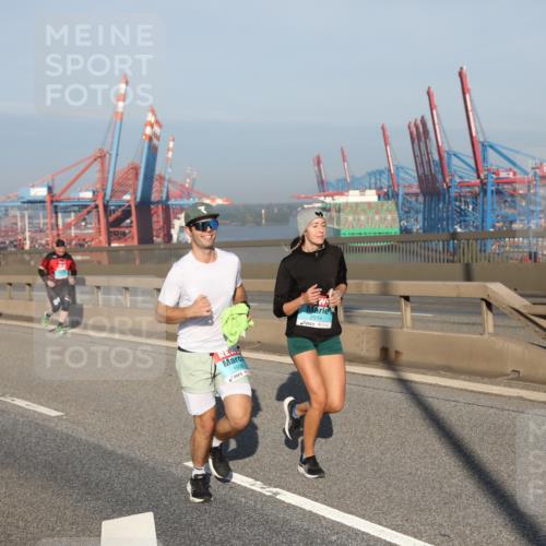 03.10.2025 - Köhlbrandbrückenlauf Yannick Fuchs http://msf.ph/oto/9179449 03.10.2025 08:52:20 Position 2 1938, 2514 meine-sportfotos.de