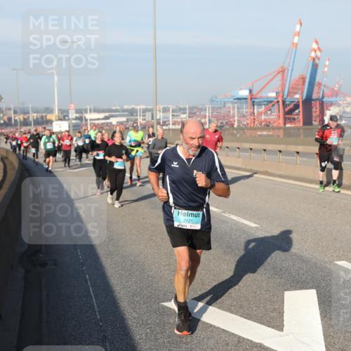 03.10.2025 - Köhlbrandbrückenlauf Yannick Fuchs http://msf.ph/oto/9179464 03.10.2025 08:52:22 Position 2 2121 meine-sportfotos.de