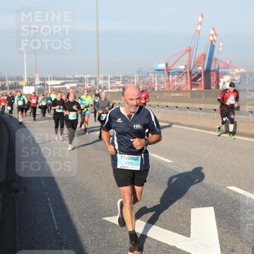 03.10.2025 - Köhlbrandbrückenlauf Yannick Fuchs http://msf.ph/oto/9179466 03.10.2025 08:52:22 Position 2 2121 meine-sportfotos.de