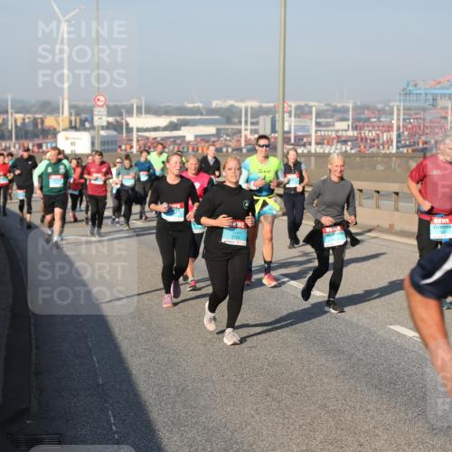 03.10.2025 - Köhlbrandbrückenlauf Yannick Fuchs http://msf.ph/oto/9179468 03.10.2025 08:52:23 Position 2 3759 meine-sportfotos.de