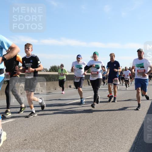 03.10.2025 - Köhlbrandbrückenlauf Yannick Fuchs http://msf.ph/oto/9179489 03.10.2025 11:19:38 Position 3 6226, 6225, 5061, 6566 meine-sportfotos.de