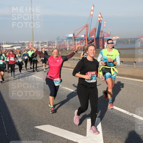 03.10.2025 - Köhlbrandbrückenlauf Yannick Fuchs http://msf.ph/oto/9179497 03.10.2025 08:52:27 Position 2 2943 meine-sportfotos.de