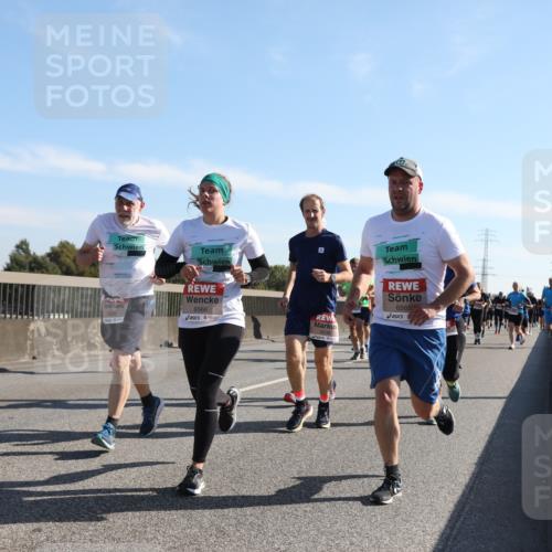 03.10.2025 - Köhlbrandbrückenlauf Yannick Fuchs http://msf.ph/oto/9179498 03.10.2025 11:19:39 Position 3 5569, 6566, 6565 meine-sportfotos.de