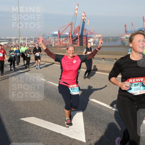 03.10.2025 - Köhlbrandbrückenlauf Yannick Fuchs http://msf.ph/oto/9179509 03.10.2025 08:52:28 Position 2 2943, 2682 meine-sportfotos.de