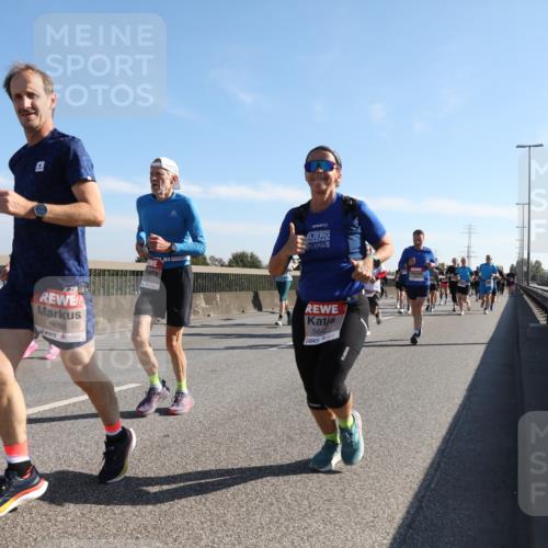 03.10.2025 - Köhlbrandbrückenlauf Yannick Fuchs http://msf.ph/oto/9179514 03.10.2025 11:19:40 Position 3 5638, 2025, 5642 meine-sportfotos.de