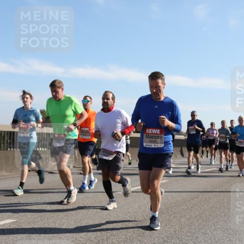 03.10.2025 - Köhlbrandbrückenlauf Yannick Fuchs http://msf.ph/oto/9179533 03.10.2025 11:19:42 Position 3 6448 meine-sportfotos.de