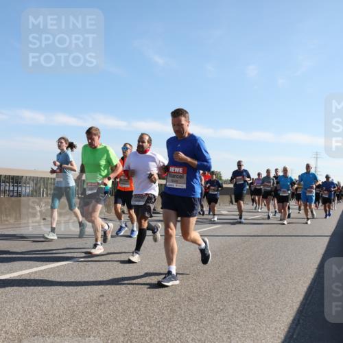 03.10.2025 - Köhlbrandbrückenlauf Yannick Fuchs http://msf.ph/oto/9179537 03.10.2025 11:19:42 Position 3 6448 meine-sportfotos.de