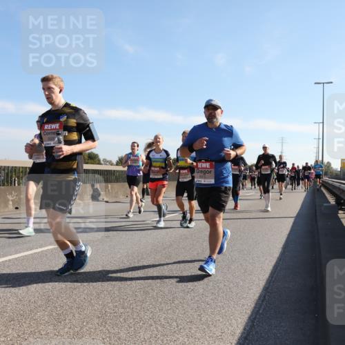 03.10.2025 - Köhlbrandbrückenlauf Yannick Fuchs http://msf.ph/oto/9179584 03.10.2025 11:19:47 Position 3 5025, 6473 meine-sportfotos.de