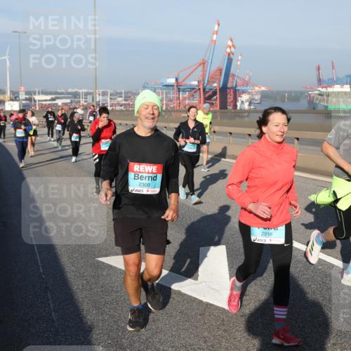 03.10.2025 - Köhlbrandbrückenlauf Yannick Fuchs http://msf.ph/oto/9179595 03.10.2025 08:52:36 Position 2 2309, 2918 meine-sportfotos.de