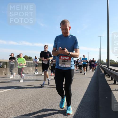 03.10.2025 - Köhlbrandbrückenlauf Yannick Fuchs http://msf.ph/oto/9179617 03.10.2025 11:19:51 Position 3 6697 meine-sportfotos.de