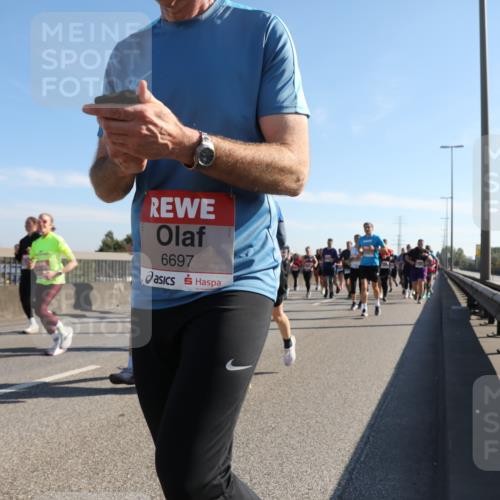 03.10.2025 - Köhlbrandbrückenlauf Yannick Fuchs http://msf.ph/oto/9179619 03.10.2025 11:19:51 Position 3 6697 meine-sportfotos.de
