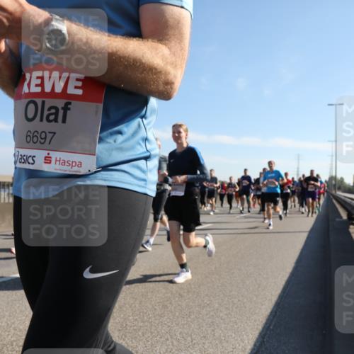 03.10.2025 - Köhlbrandbrückenlauf Yannick Fuchs http://msf.ph/oto/9179621 03.10.2025 11:19:51 Position 3 6697 meine-sportfotos.de