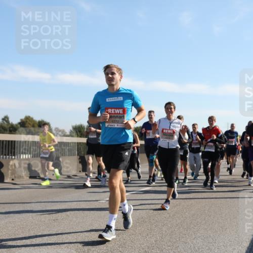 03.10.2025 - Köhlbrandbrückenlauf Yannick Fuchs http://msf.ph/oto/9179641 03.10.2025 11:19:53 Position 3 6372, 4519 meine-sportfotos.de