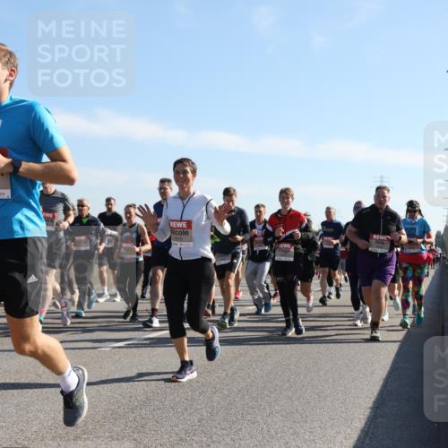 03.10.2025 - Köhlbrandbrückenlauf Yannick Fuchs http://msf.ph/oto/9179645 03.10.2025 11:19:53 Position 3 6372, 4519 meine-sportfotos.de