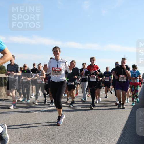 03.10.2025 - Köhlbrandbrückenlauf Yannick Fuchs http://msf.ph/oto/9179647 03.10.2025 11:19:53 Position 3 6372, 4519 meine-sportfotos.de