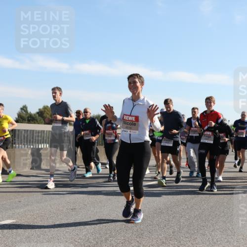 03.10.2025 - Köhlbrandbrückenlauf Yannick Fuchs http://msf.ph/oto/9179651 03.10.2025 11:19:54 Position 3 4519, 5073 meine-sportfotos.de
