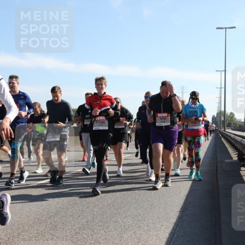 03.10.2025 - Köhlbrandbrückenlauf Yannick Fuchs http://msf.ph/oto/9179658 03.10.2025 11:19:54 Position 3 4519, 5493, 4341 meine-sportfotos.de