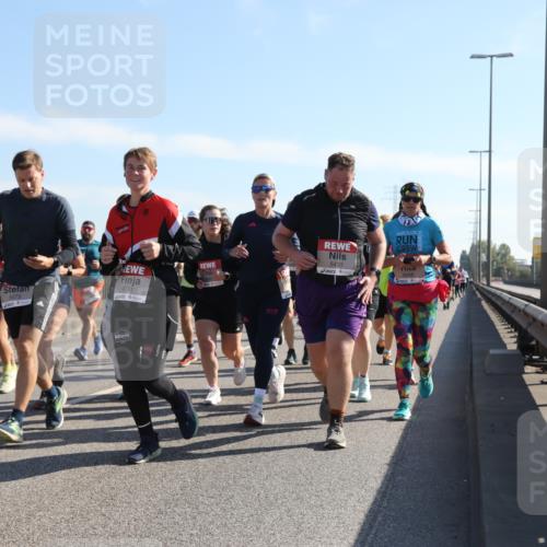 03.10.2025 - Köhlbrandbrückenlauf Yannick Fuchs http://msf.ph/oto/9179664 03.10.2025 11:19:55 Position 3 4341, 5073, 5493 meine-sportfotos.de