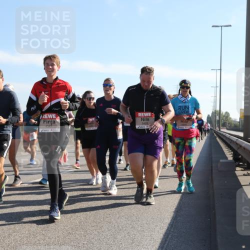 03.10.2025 - Köhlbrandbrückenlauf Yannick Fuchs http://msf.ph/oto/9179665 03.10.2025 11:19:55 Position 3 4341, 5493, 5648 meine-sportfotos.de