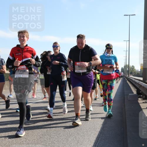 03.10.2025 - Köhlbrandbrückenlauf Yannick Fuchs http://msf.ph/oto/9179668 03.10.2025 11:19:55 Position 3 5073, 4000, 4341, 5493, 5648 meine-sportfotos.de