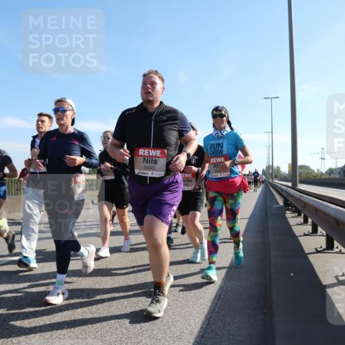 03.10.2025 - Köhlbrandbrückenlauf Yannick Fuchs http://msf.ph/oto/9179675 03.10.2025 11:19:56 Position 3 5493, 5643 meine-sportfotos.de