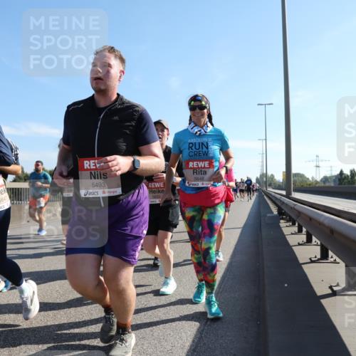 03.10.2025 - Köhlbrandbrückenlauf Yannick Fuchs http://msf.ph/oto/9179680 03.10.2025 11:19:56 Position 3 5647, 5493, 5650, 5648 meine-sportfotos.de