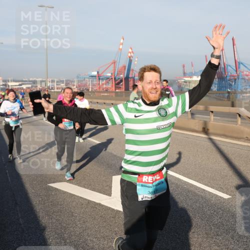 03.10.2025 - Köhlbrandbrückenlauf Yannick Fuchs http://msf.ph/oto/9179688 03.10.2025 08:52:48 Position 2 3617 meine-sportfotos.de