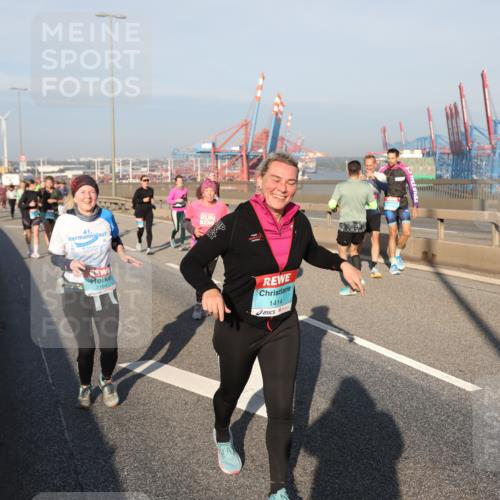 03.10.2025 - Köhlbrandbrückenlauf Yannick Fuchs http://msf.ph/oto/9179703 03.10.2025 08:52:49 Position 2 2194, 1414 meine-sportfotos.de