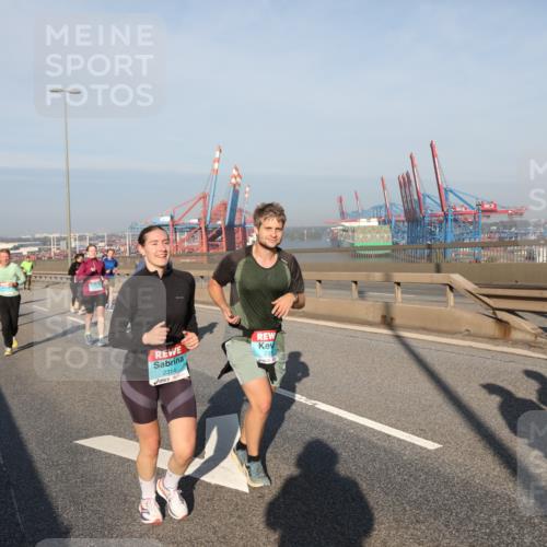 03.10.2025 - Köhlbrandbrückenlauf Yannick Fuchs http://msf.ph/oto/9179746 03.10.2025 08:52:54 Position 2 2314, 231 meine-sportfotos.de