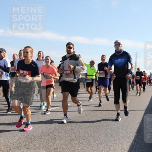 03.10.2025 - Köhlbrandbrückenlauf Yannick Fuchs http://msf.ph/oto/9179752 03.10.2025 11:20:04 Position 3 49, 6587 meine-sportfotos.de