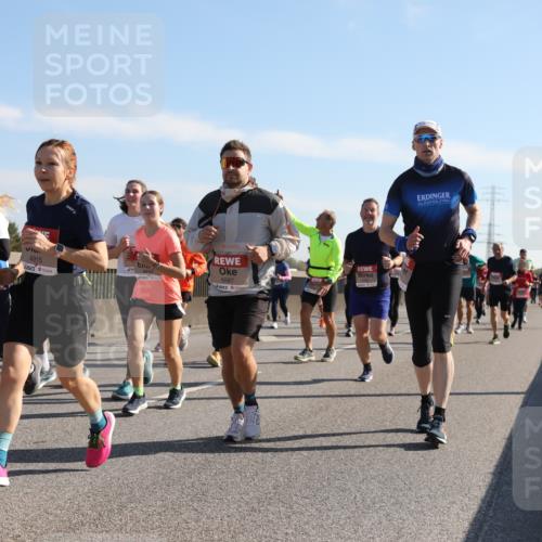 03.10.2025 - Köhlbrandbrückenlauf Yannick Fuchs http://msf.ph/oto/9179754 03.10.2025 11:20:04 Position 3 4915, 6587, 5544 meine-sportfotos.de