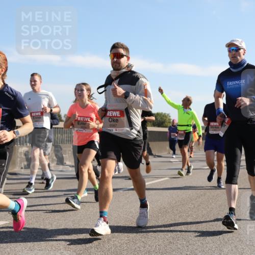 03.10.2025 - Köhlbrandbrückenlauf Yannick Fuchs http://msf.ph/oto/9179760 03.10.2025 11:20:05 Position 3 4915, 6587, 4916 meine-sportfotos.de