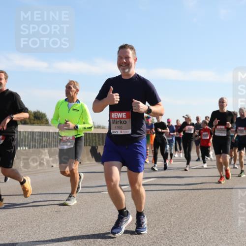 03.10.2025 - Köhlbrandbrückenlauf Yannick Fuchs http://msf.ph/oto/9179779 03.10.2025 11:20:06 Position 3 6340, 4760 meine-sportfotos.de