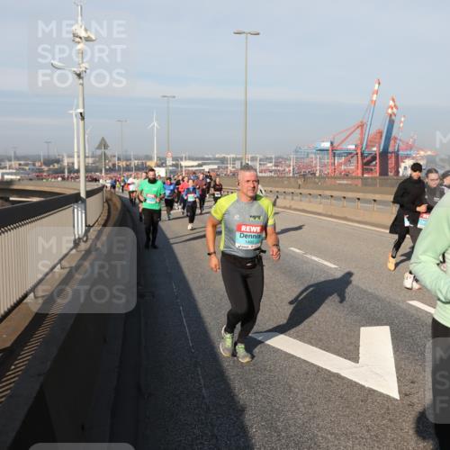03.10.2025 - Köhlbrandbrückenlauf Yannick Fuchs http://msf.ph/oto/9179784 03.10.2025 08:52:59 Position 2 1482, 2167 meine-sportfotos.de