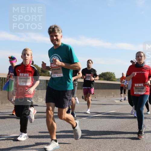 03.10.2025 - Köhlbrandbrückenlauf Yannick Fuchs http://msf.ph/oto/9179820 03.10.2025 11:20:10 Position 3 6314, 5023, 5022, 4869, 5329 meine-sportfotos.de