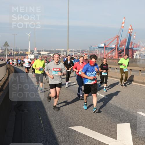 03.10.2025 - Köhlbrandbrückenlauf Yannick Fuchs http://msf.ph/oto/9179828 03.10.2025 08:53:05 Position 2  meine-sportfotos.de