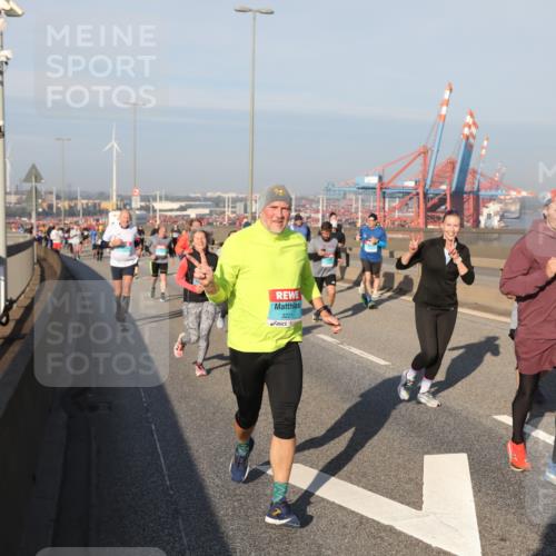 03.10.2025 - Köhlbrandbrückenlauf Yannick Fuchs http://msf.ph/oto/9179849 03.10.2025 08:53:08 Position 2 3221 meine-sportfotos.de
