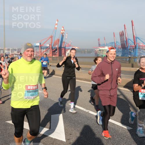 03.10.2025 - Köhlbrandbrückenlauf Yannick Fuchs http://msf.ph/oto/9179850 03.10.2025 08:53:09 Position 2 3221, 1978 meine-sportfotos.de