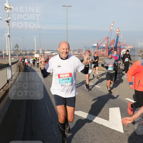 03.10.2025 - Köhlbrandbrückenlauf Yannick Fuchs http://msf.ph/oto/9179888 03.10.2025 08:53:12 Position 2 3423, 2350 meine-sportfotos.de