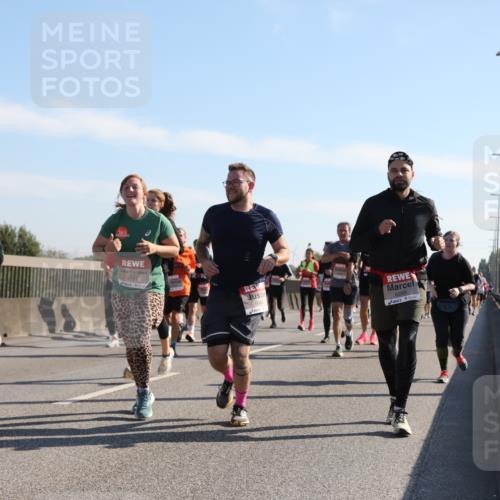 03.10.2025 - Köhlbrandbrückenlauf Yannick Fuchs http://msf.ph/oto/9179897 03.10.2025 11:20:19 Position 3 4855, 6660, 6299 meine-sportfotos.de