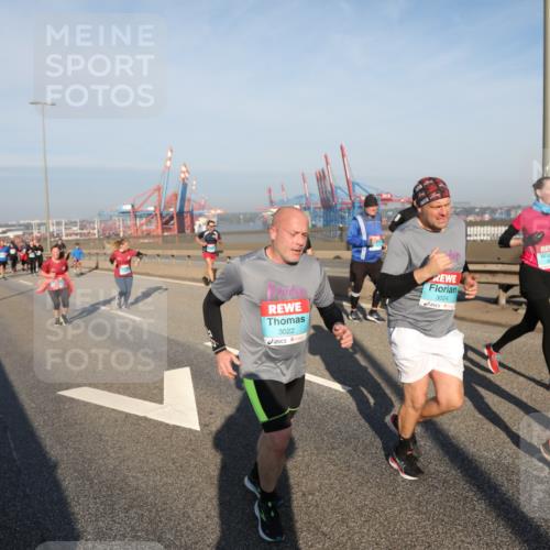 03.10.2025 - Köhlbrandbrückenlauf Yannick Fuchs http://msf.ph/oto/9179914 03.10.2025 08:53:16 Position 2 7, 3022, 3024 meine-sportfotos.de