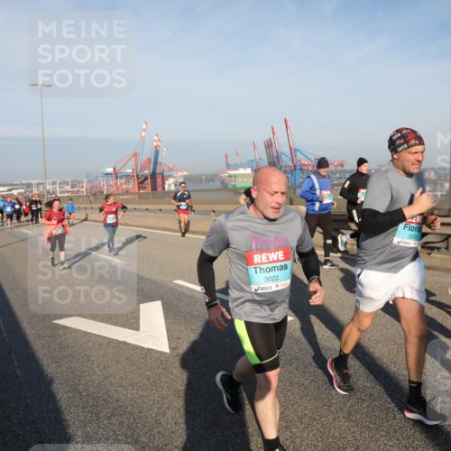 03.10.2025 - Köhlbrandbrückenlauf Yannick Fuchs http://msf.ph/oto/9179916 03.10.2025 08:53:16 Position 2 7, 3022, 3024 meine-sportfotos.de