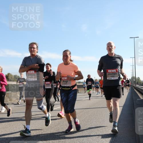 03.10.2025 - Köhlbrandbrückenlauf Yannick Fuchs http://msf.ph/oto/9179920 03.10.2025 11:20:23 Position 3 4890, 4345, 4689 meine-sportfotos.de